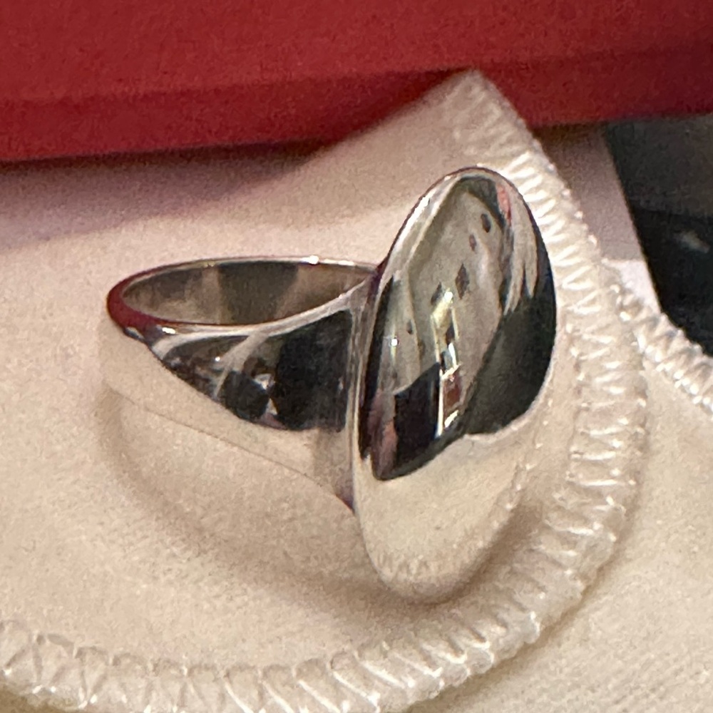 Retired And Super Rare James Avery Oval Signet (Engravable) Ring Sterling Silver